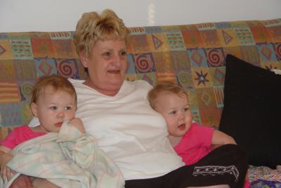 Reagan, Grandma & Rory watching TV