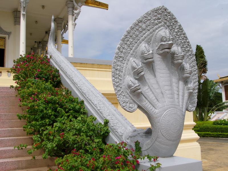 Naga banister