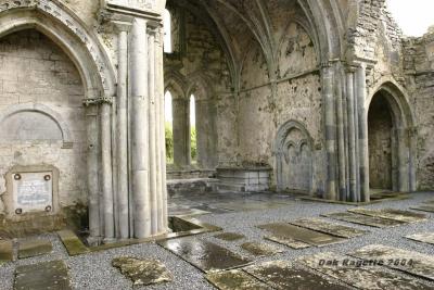 040_Main_altar_area.jpg