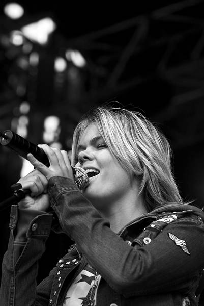 Dutch popstar Sita in concert