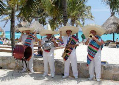 Band outside the Tucan Tikal beach restaurant
