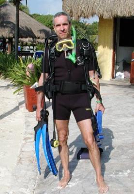 Phil ready for his dive at Las Tortugas (The Turtles)