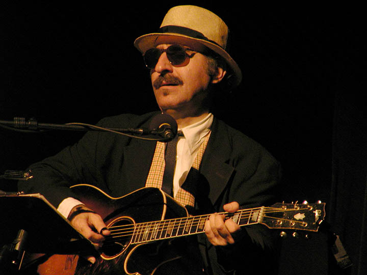 Leon Redbone sings