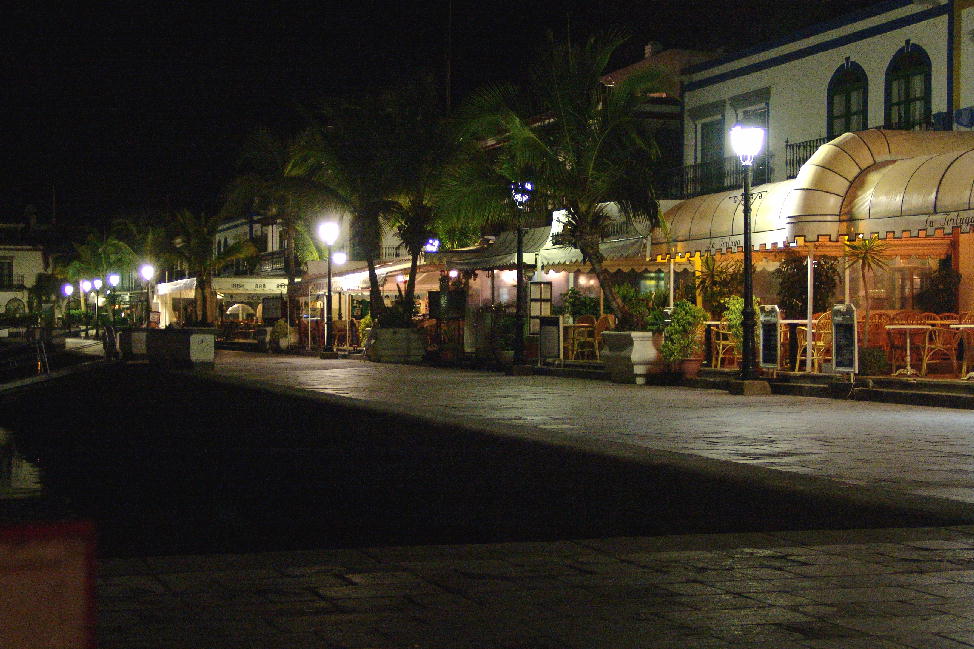 Along the harbour at night