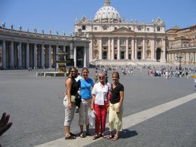 Nicole, Nat, Ruth & Sandy, St. Peter's Square