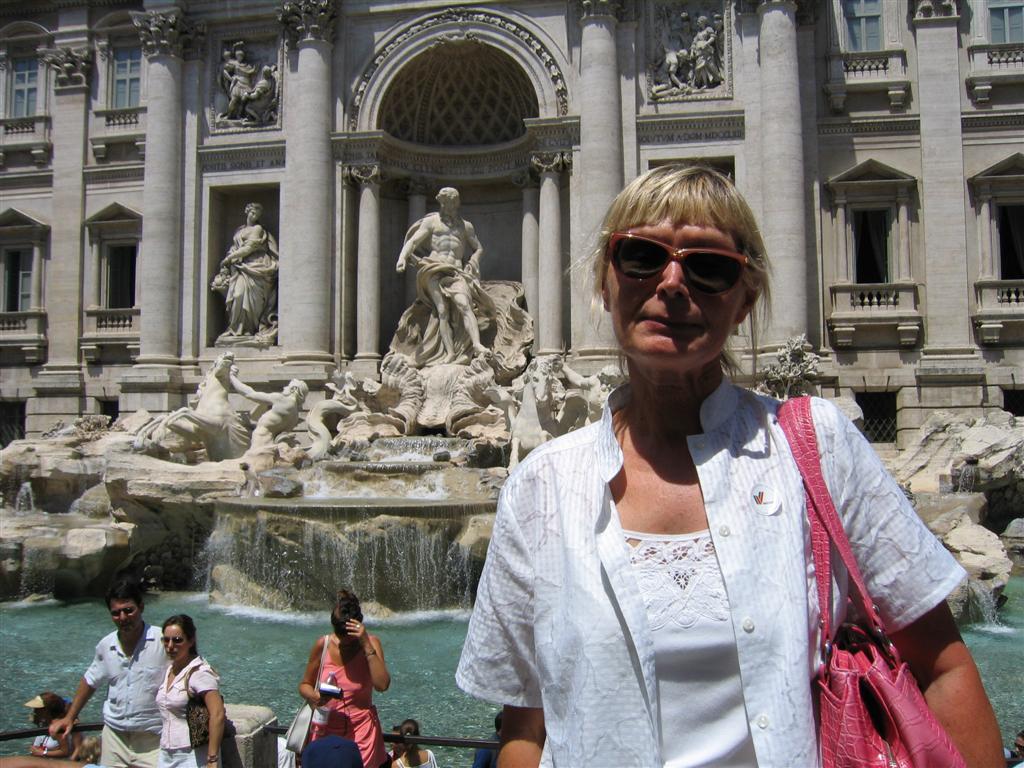 Ruth, Trevi Fountain
