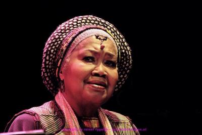 u45/rygalyk/medium/29052157.odetta_002.jpg