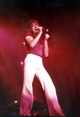 u45/sher9204/medium/29221021.journey_steveperry.jpg