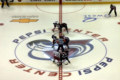 hockey_faceoff_autolevels_800.jpg