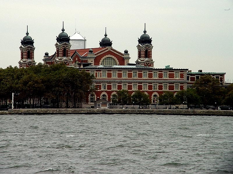 <b>Ellis Island</b><br> <font size=1>by<br>Bill Borne</font>