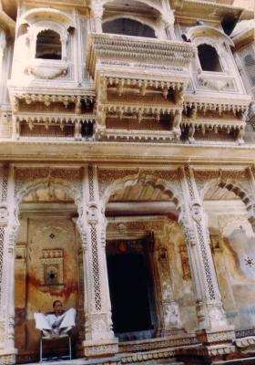 u45/subroto_sen/medium/34627616.Haveli_Jaisalmer.jpg