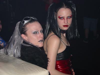 Christ? and Lisa aka Loki aka Amariaha (SP?)Dsc06027.jpg