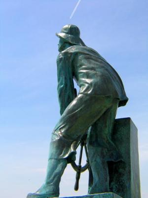 gloucester famous statue.jpg