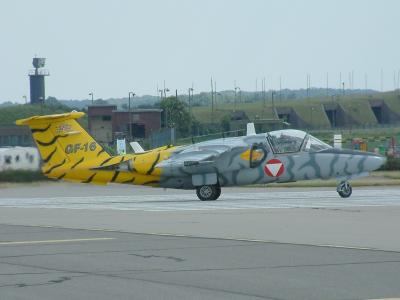 egxw-saab-tiger-290602.jpg