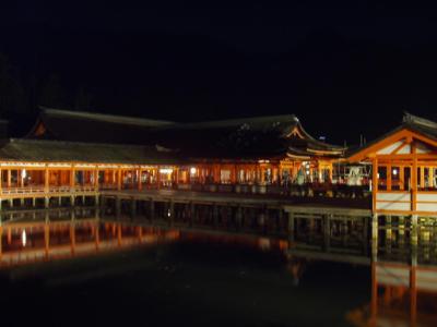 Itsukushima Shrine at night