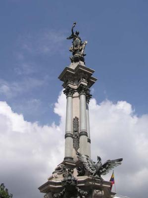Monument in Plaza de la Independencia