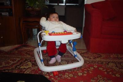 u46/alamad/medium/39877842.Lara16.2.2005023.jpg