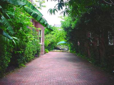 BrickedDrivewayCourtyard.jpg