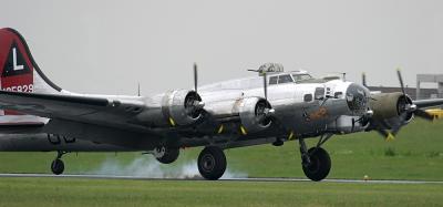 B-17 landing