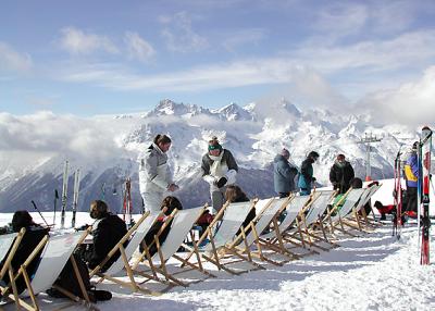 Skiers at l'Alpette
