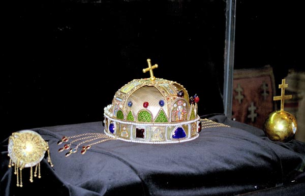 Copy of the Crown of St. Stephen. The original is in Parliament