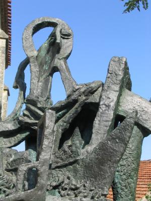 Les Arques: Zadkine sculpture