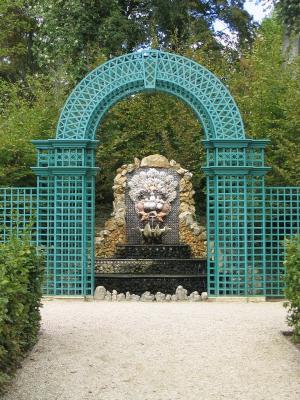 Sceaux: grotto near the Petit Chteau