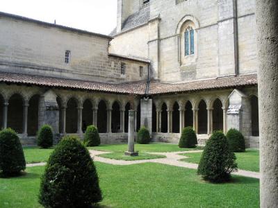 St.-Emilion: cloister