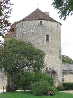 Montaigne: approaching the tower