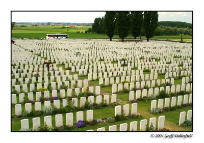 u46/britishbeef/medium/29708641.TyneCotCemeterygraves3.jpg