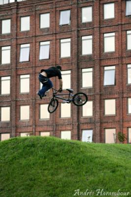 Emiliano - Tailwhip