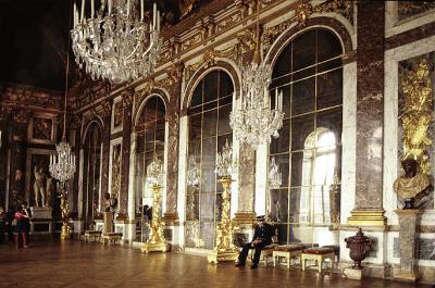 Slow day in the Hall of Mirrors at Versailles. - ca. 1975