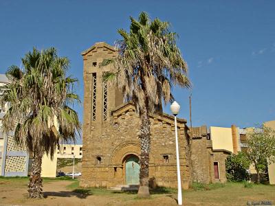 Une vieille eglise au milieu dune base militaire (El Bahri)