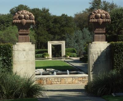 Dallas Arboretum - Entrance to 'A Woman's Garden'