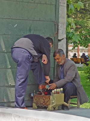 Shoeshine at Sleymaniye
