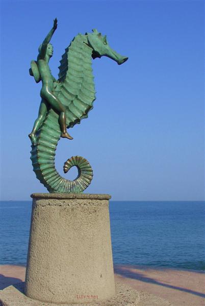 DSC01679 - Seahorse monument - emblem of Puerto Vallarta