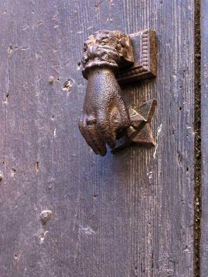u46/joandaniel/medium/35313036.114.FavoriteDoorKnocker.jpg