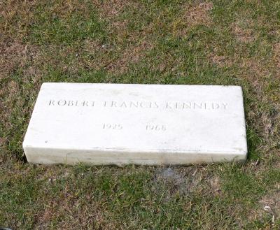 u46/joydeckd/medium/35445574.ArlingtonNationalCemetary.jpg