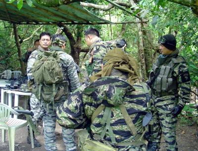 Pre-game briefing.jpg