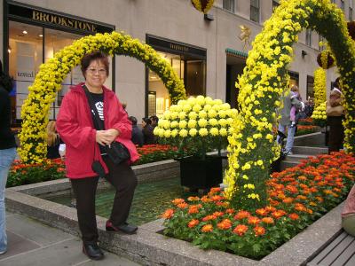 Mom and Flowers...(wats with flowers and ladies???)