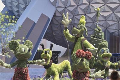 Mickey & Friends - Topiary