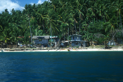 peoplePHI283_houses_Mindoro.jpg