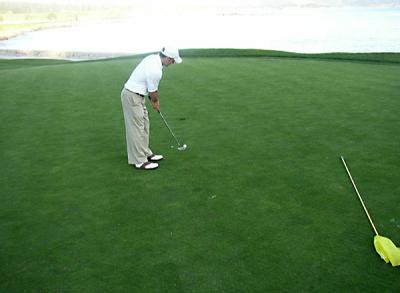 Marc 18 green final putt