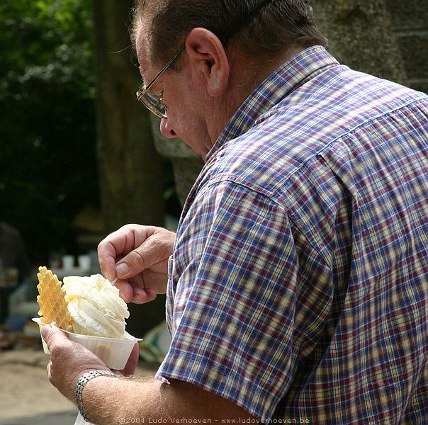 Turnhout - 30.5.2004 - Stadspark rommelmarkt en stadsparkfeesten