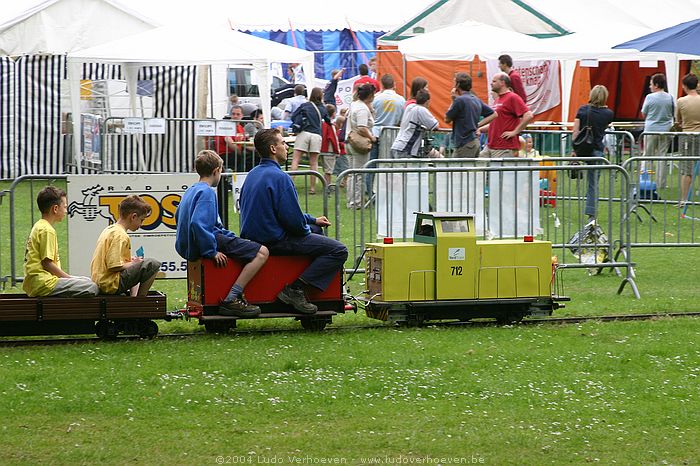 Turnhout - 30.5.2004 - Stadspark rommelmarkt en stadsparkfeesten