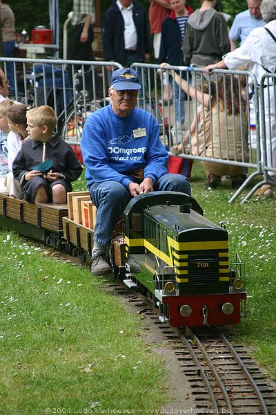 Turnhout - 30.5.2004 - Stadspark rommelmarkt en stadsparkfeesten