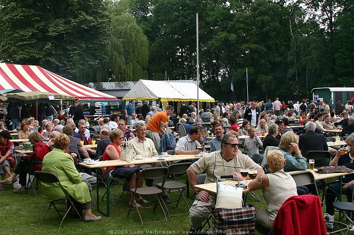 Turnhout - 30.5.2004 - Stadspark rommelmarkt en stadsparkfeesten