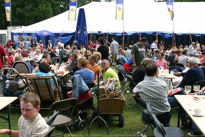 Turnhout - 30.5.2004 - Stadspark rommelmarkt en stadsparkfeesten