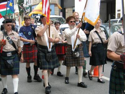 Color parade Scots and skirts