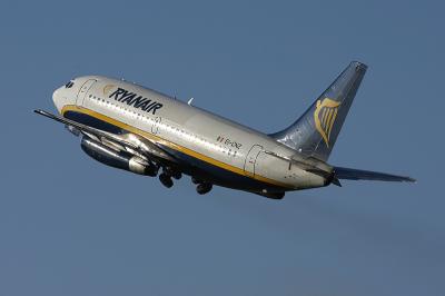Now in it's twilight of it's career with Ryanair - the Boeing 737-200 series
